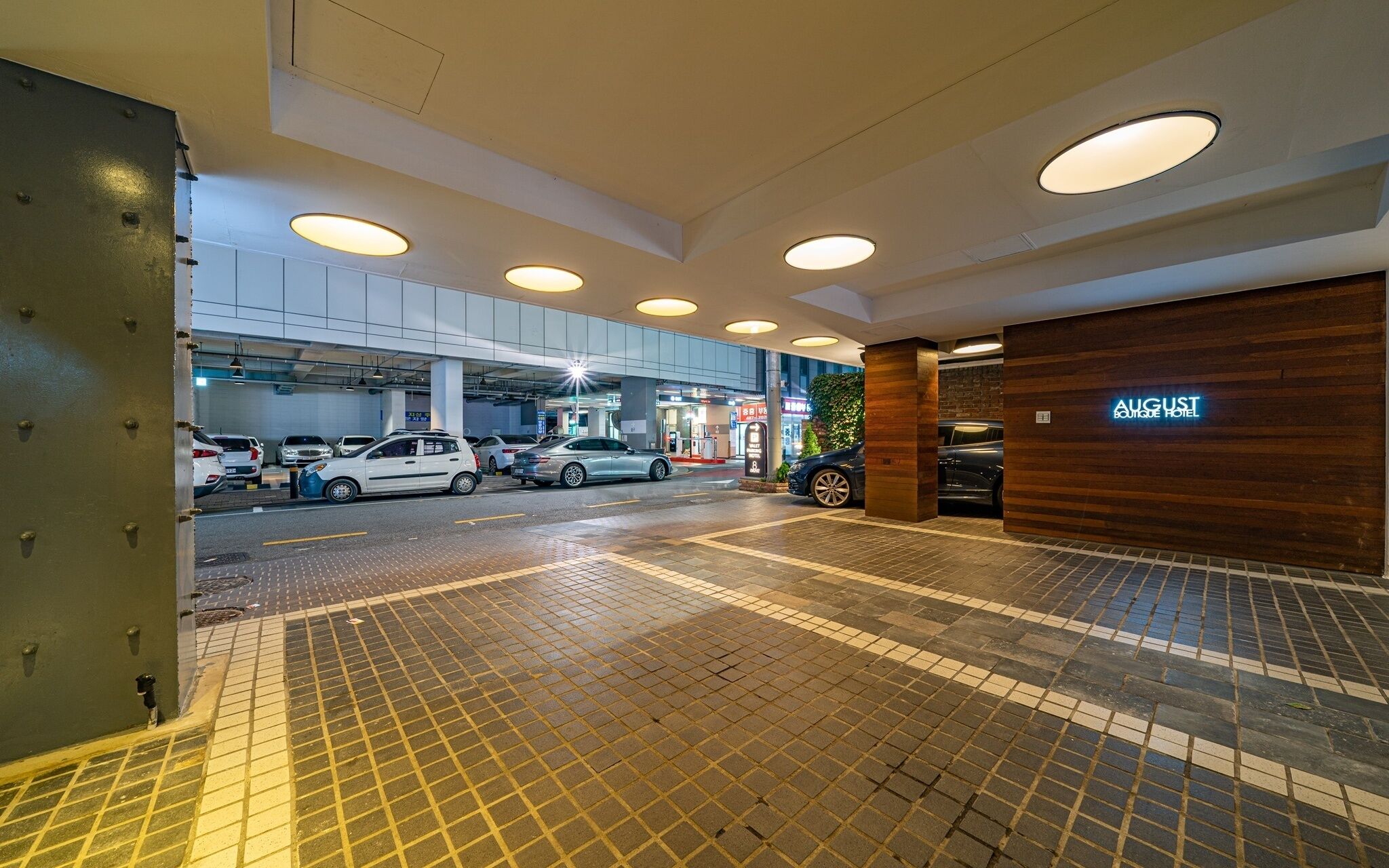 Cheonho Hotel August