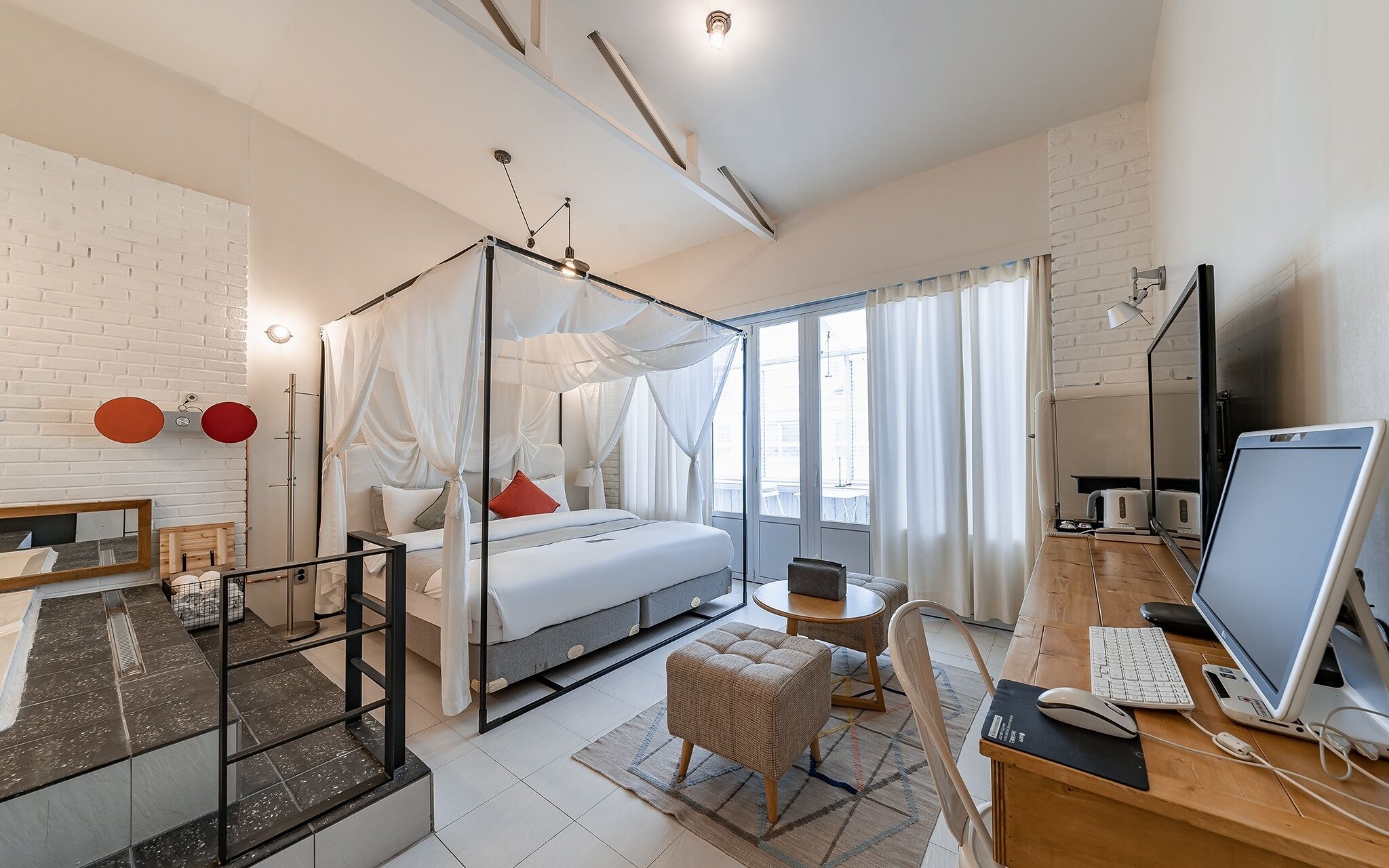 Cheonho Hotel August