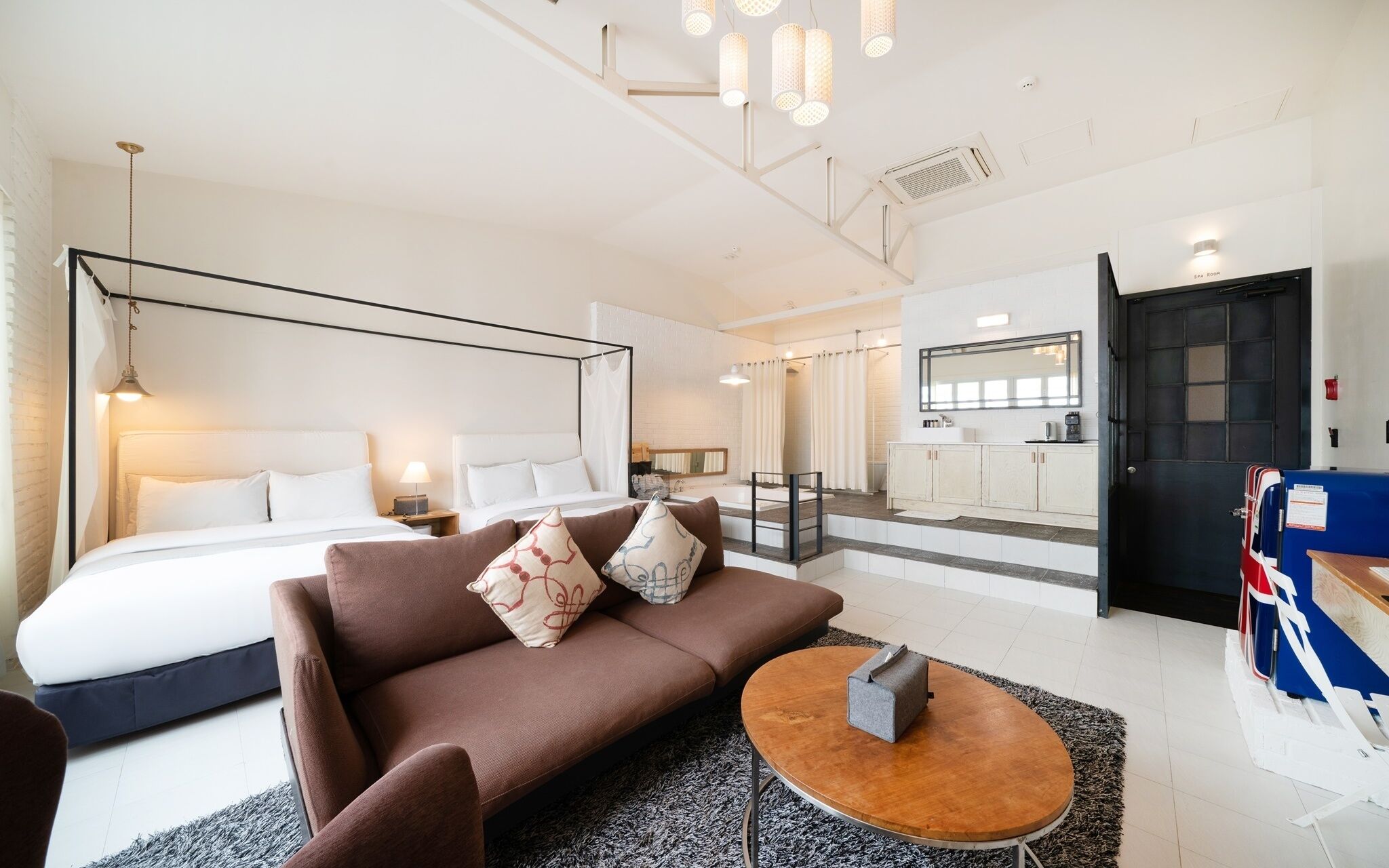 Cheonho Hotel August