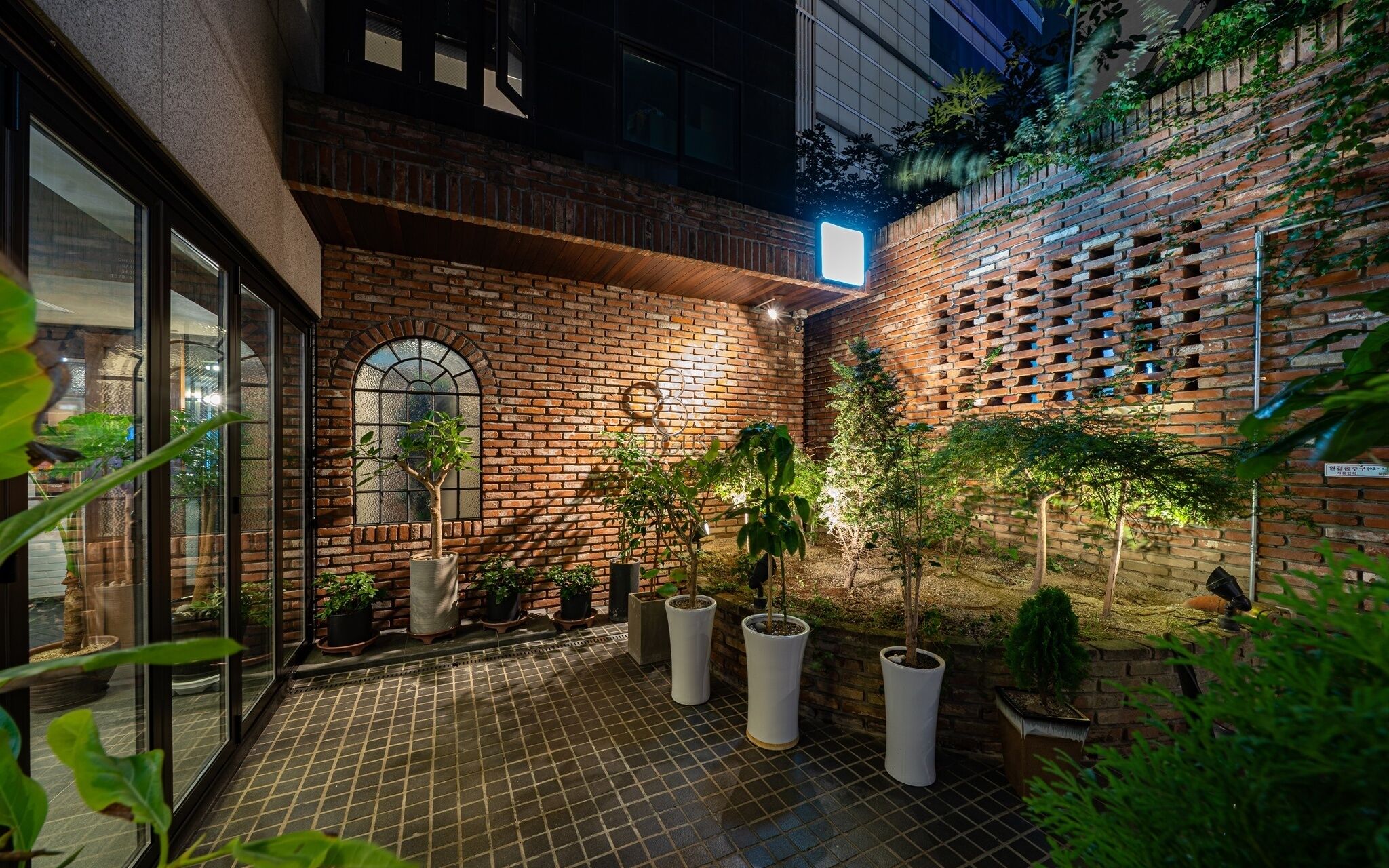 Cheonho Hotel August