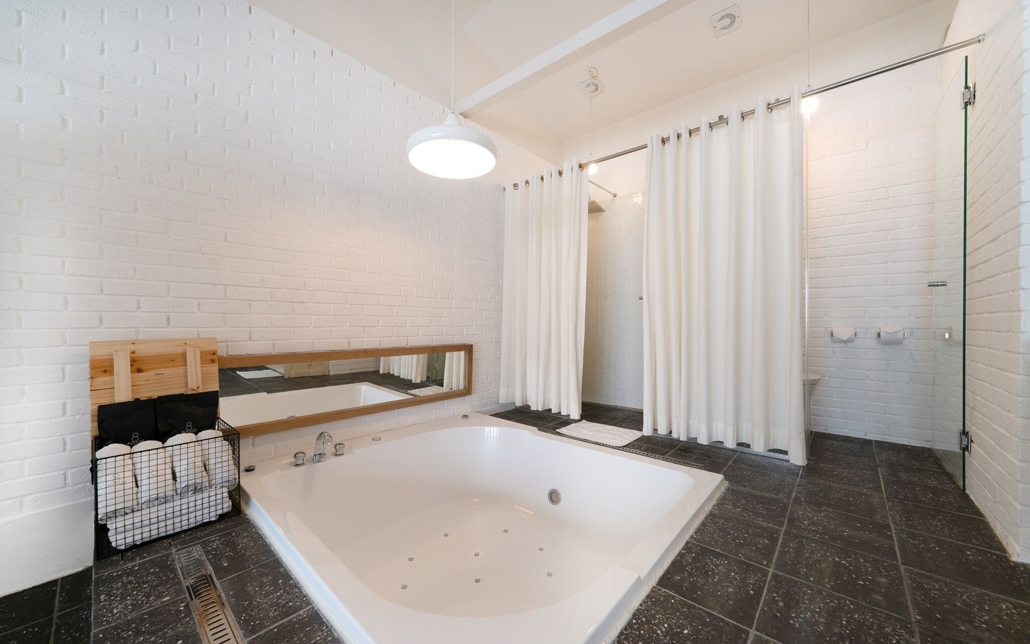 Cheonho Hotel August