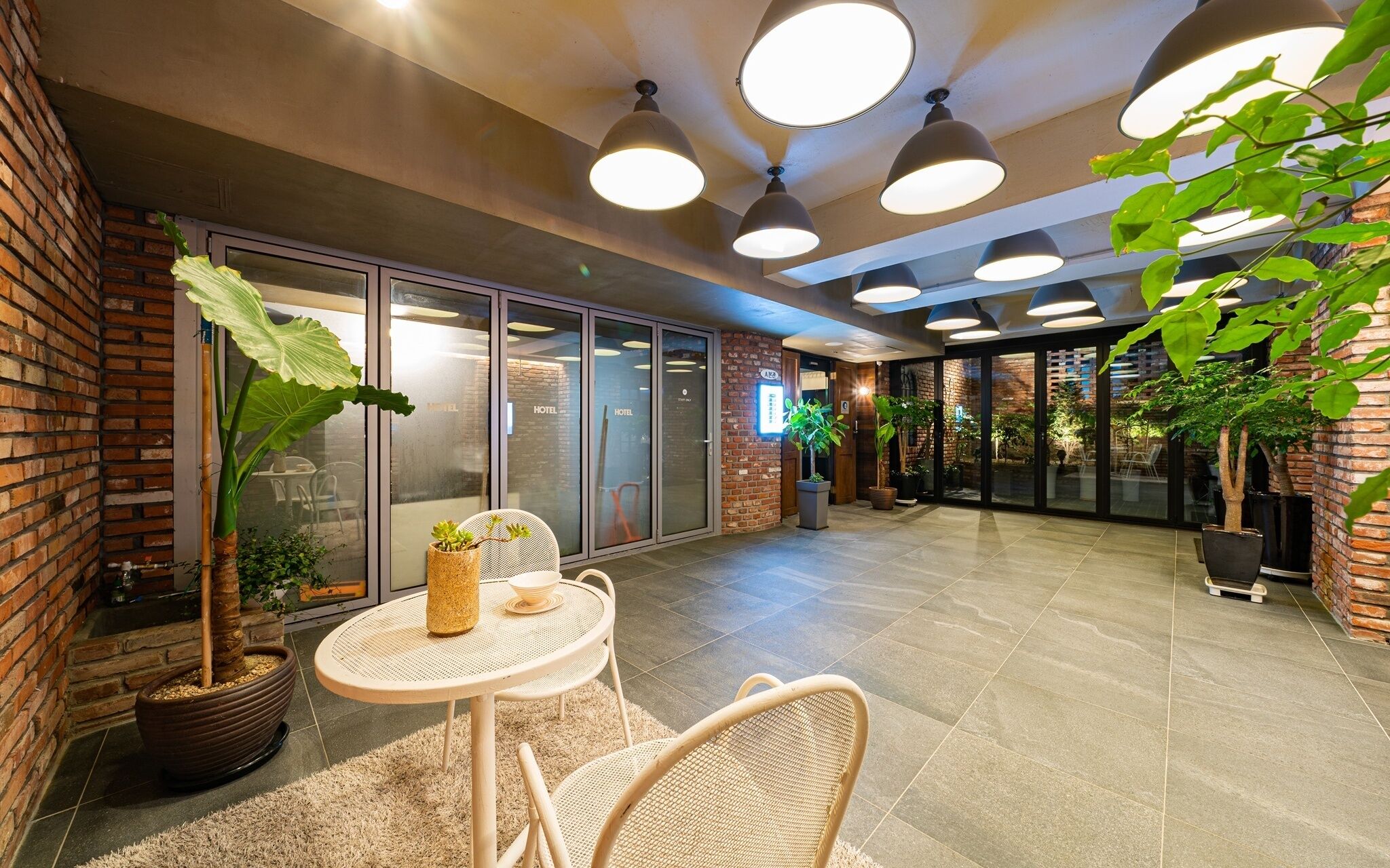 Cheonho Hotel August
