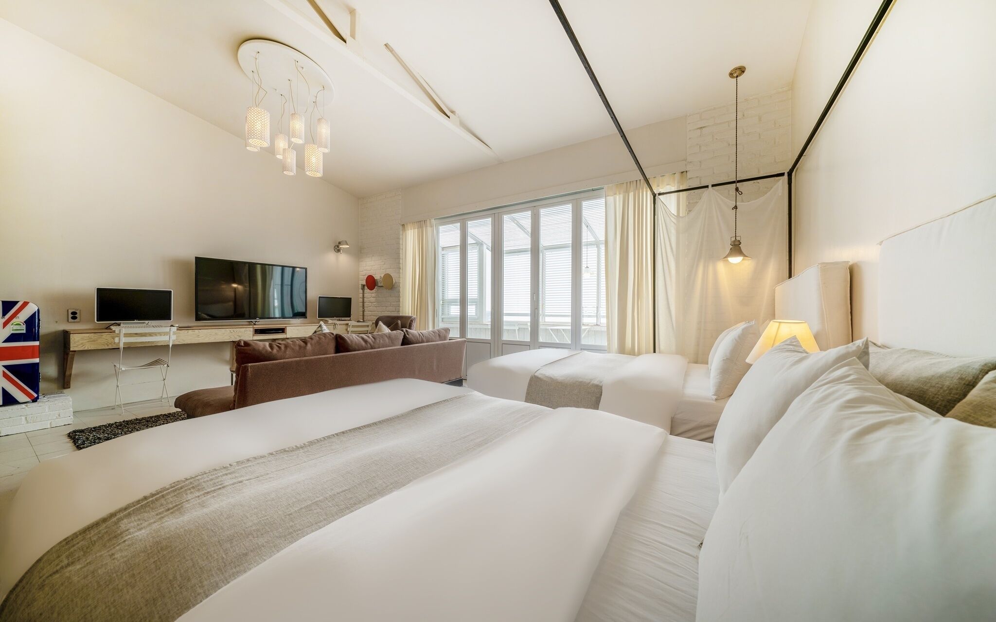 Cheonho Hotel August