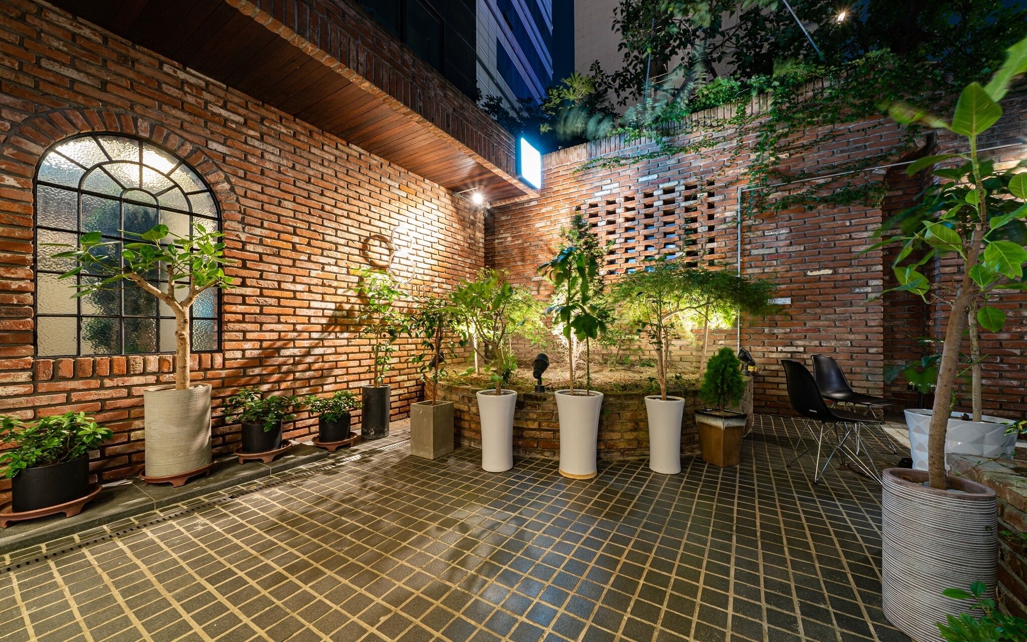 Cheonho Hotel August