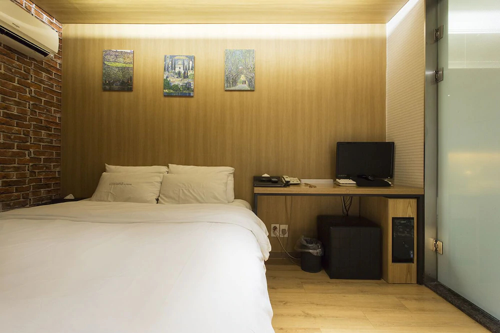 Cookie Hotel