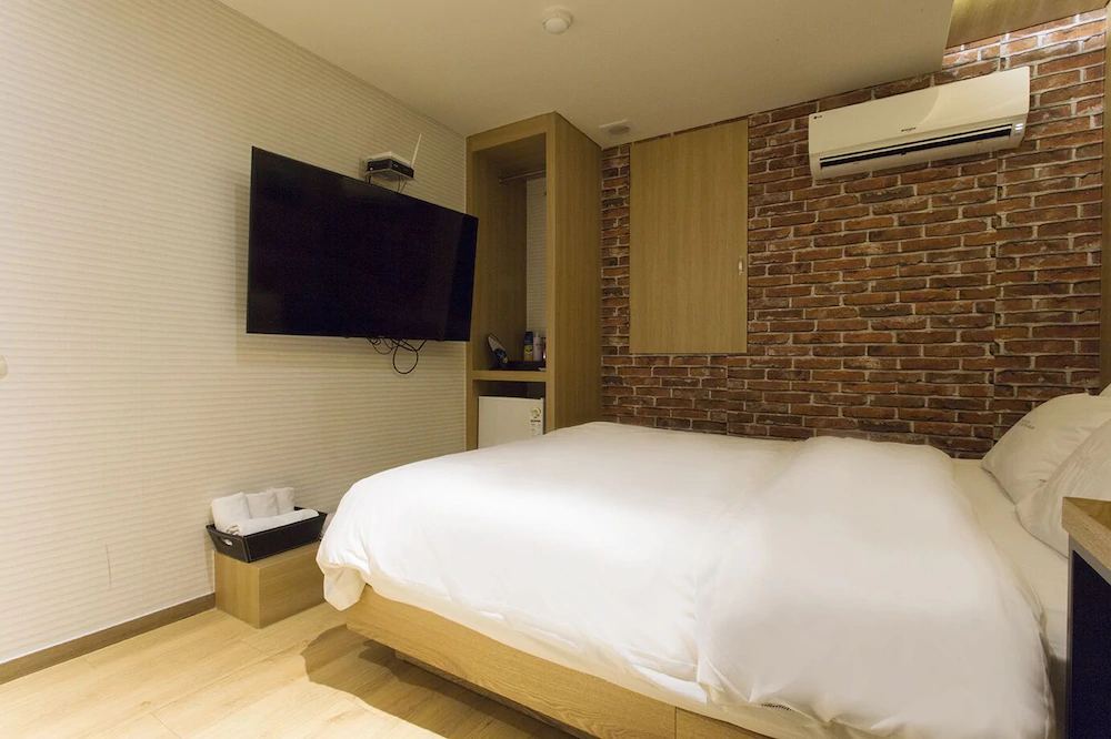 Cookie Hotel