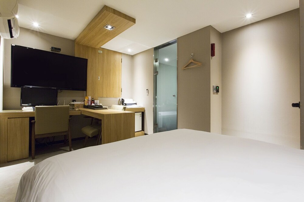 Cookie Hotel