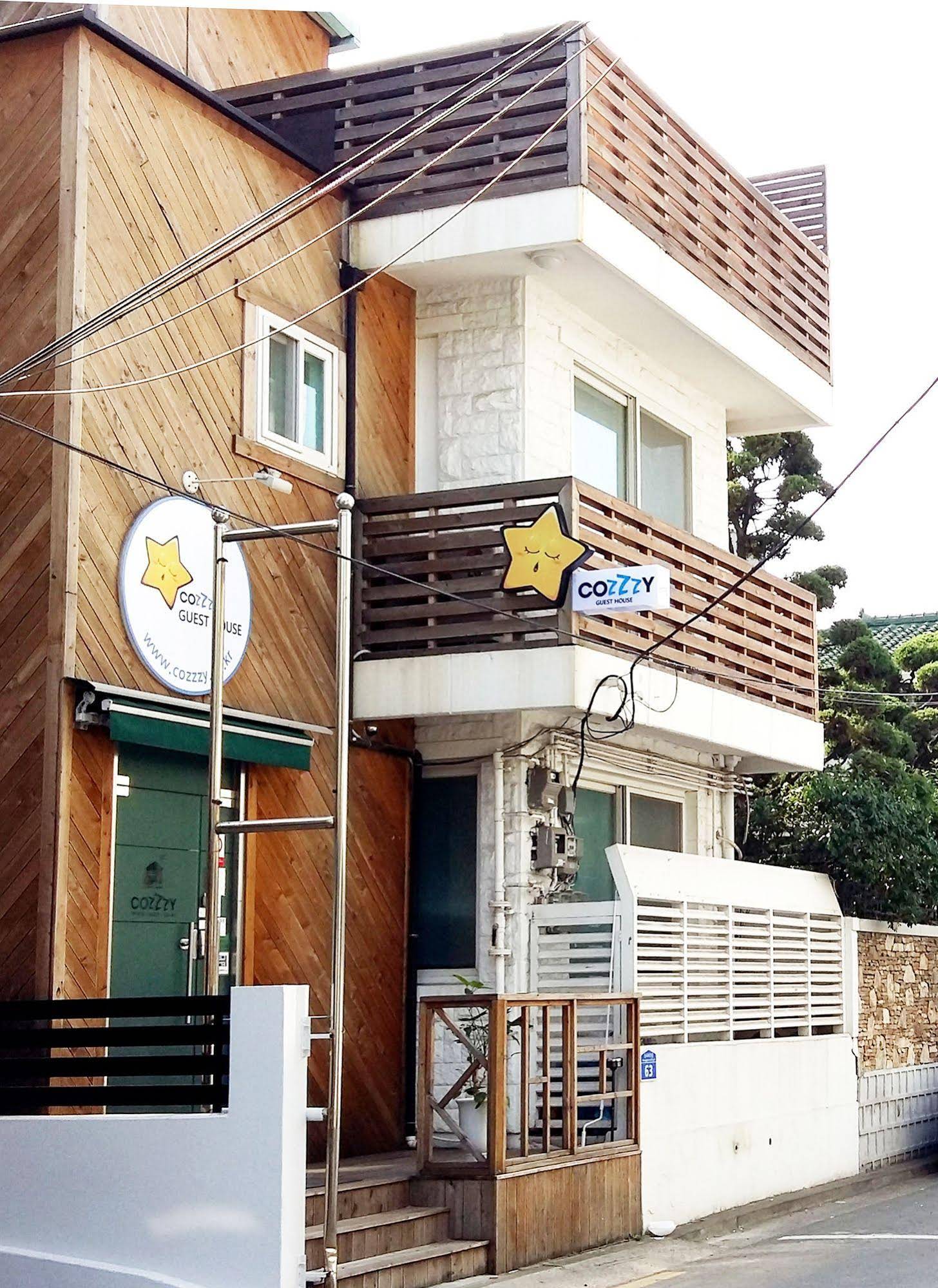 Cozzzy Guest House