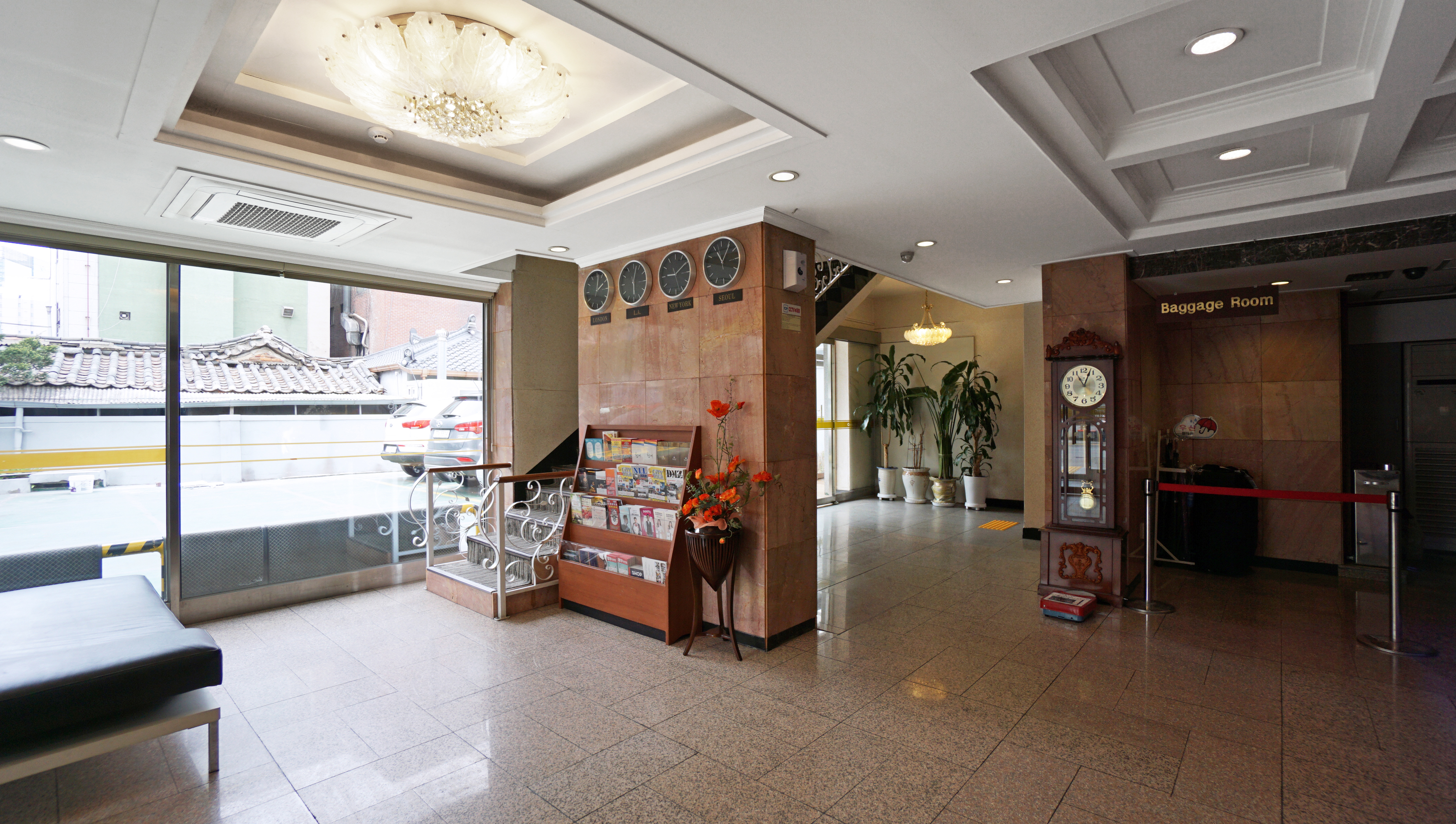 Crown Insadong