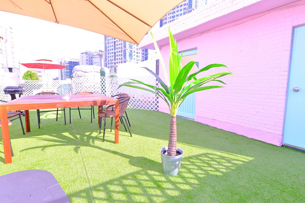 Dalkom Myeongdong Guesthouse