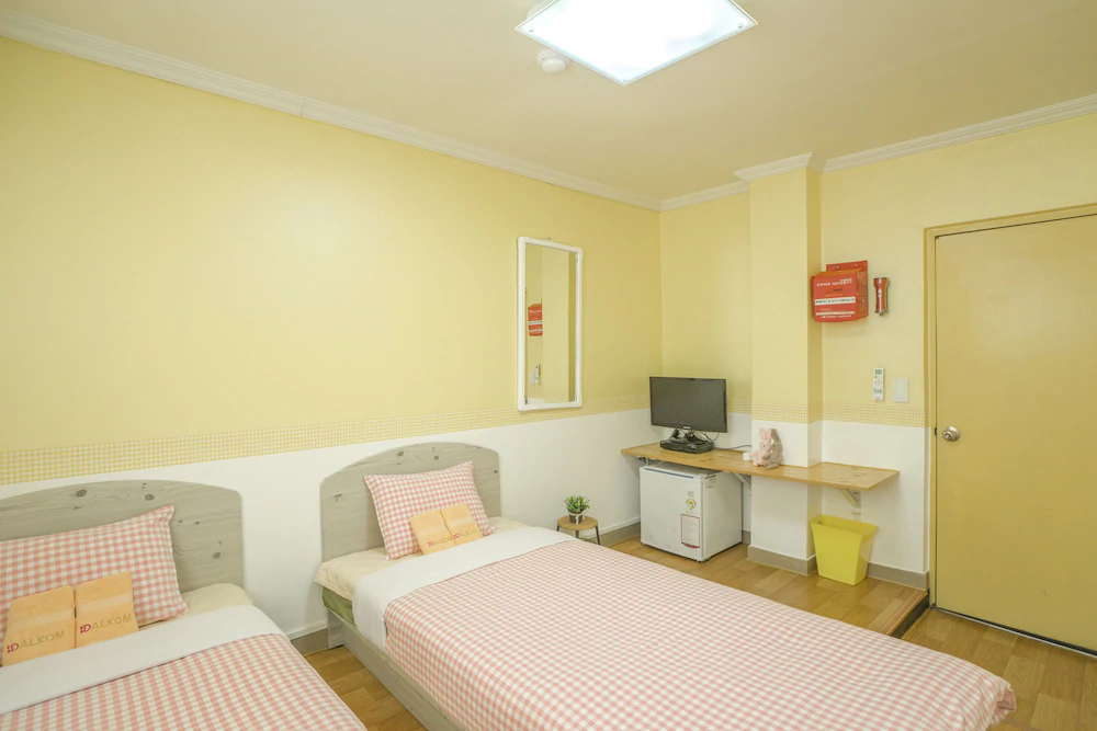 Dalkom Myeongdong Guesthouse
