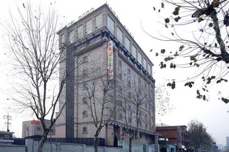 Dodo Tourist Hotel