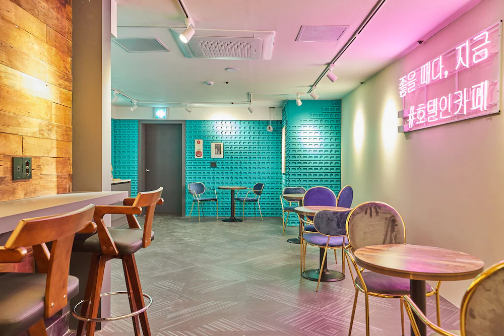 Doksan Hotel In Cafe