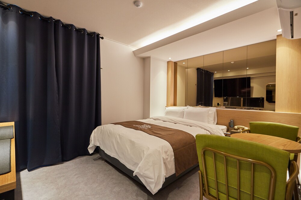 Doksan Hotel In Cafe