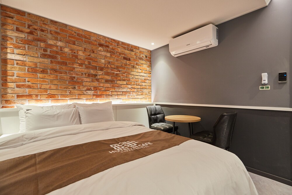 Doksan Hotel In Cafe