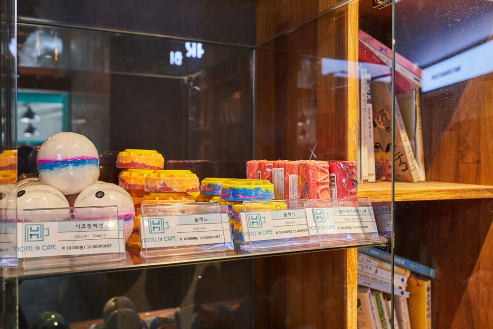 Doksan Hotel In Cafe