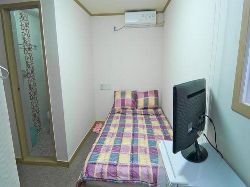 Dongdaemun 2C House