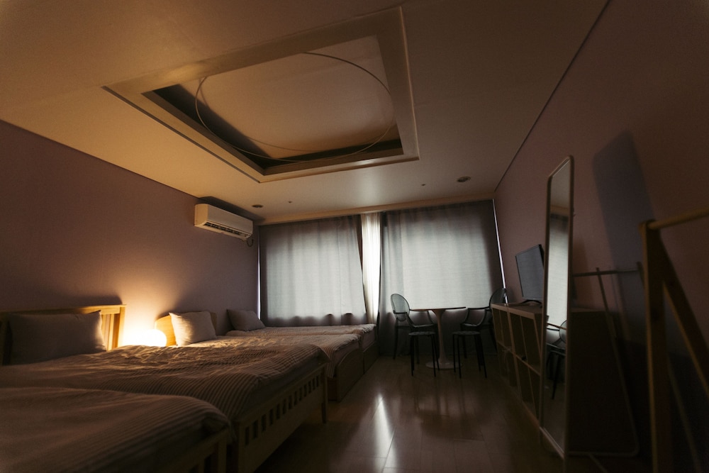 Donggyo-dong Paradisertel