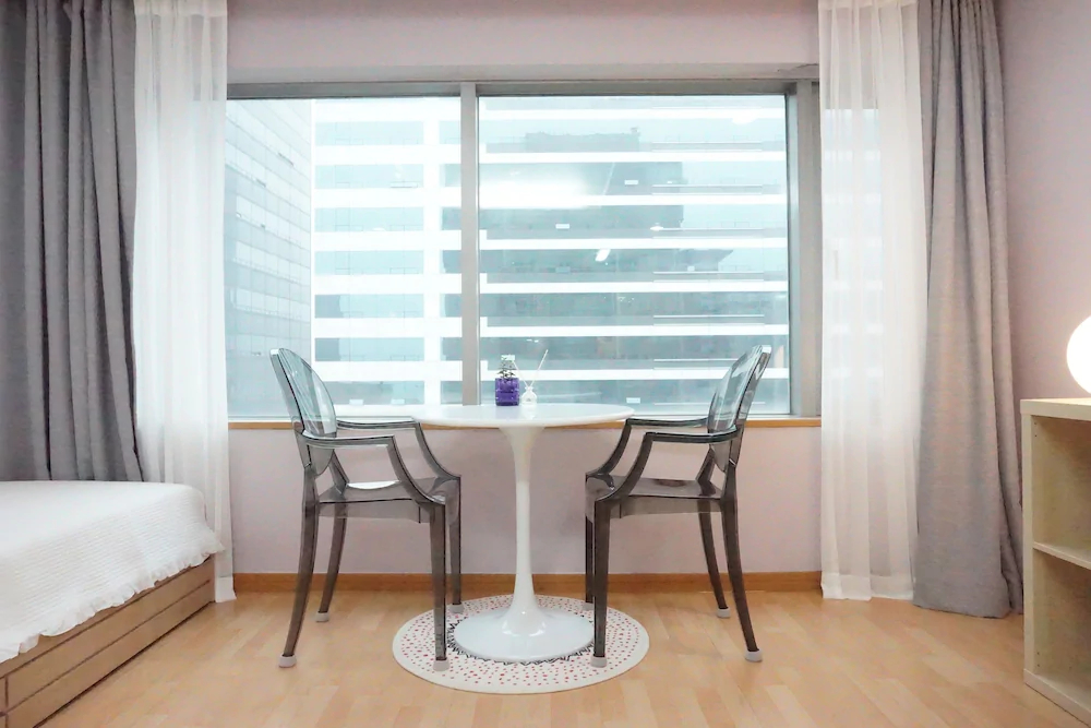 Donggyo-dong Paradisertel