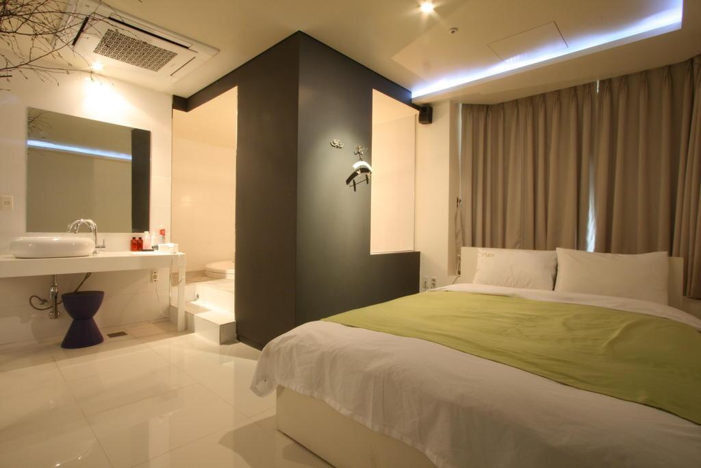 Dong Seoul Hotel