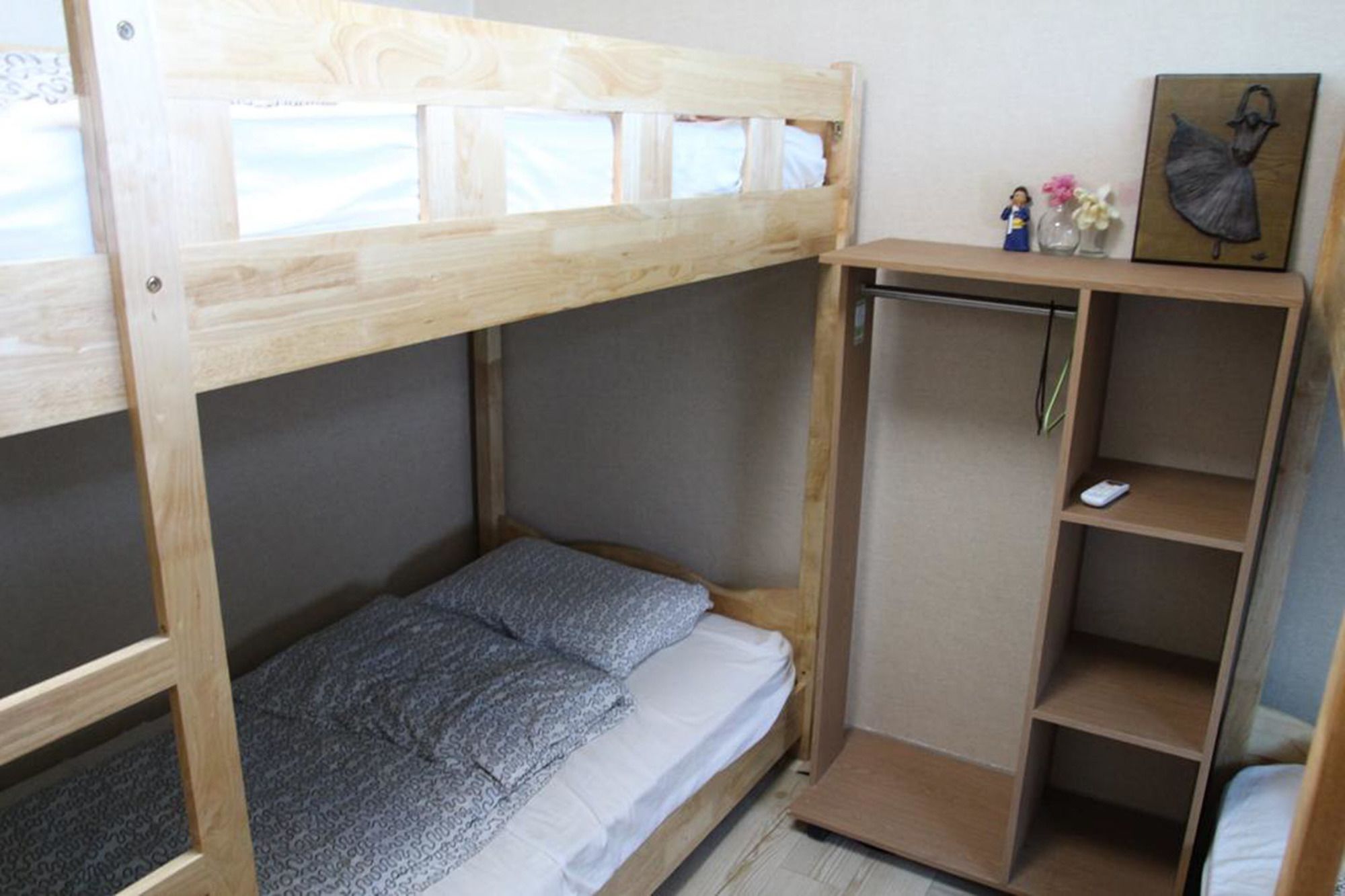 Dustin Guesthouse Hostel