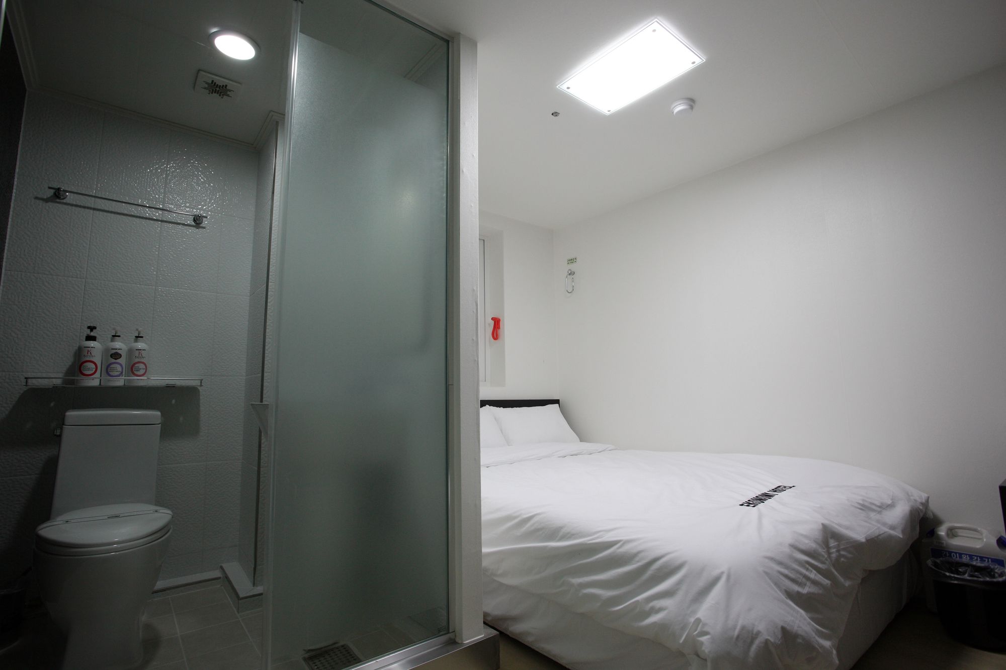Ekonomy Hotel Myeongdong Premier