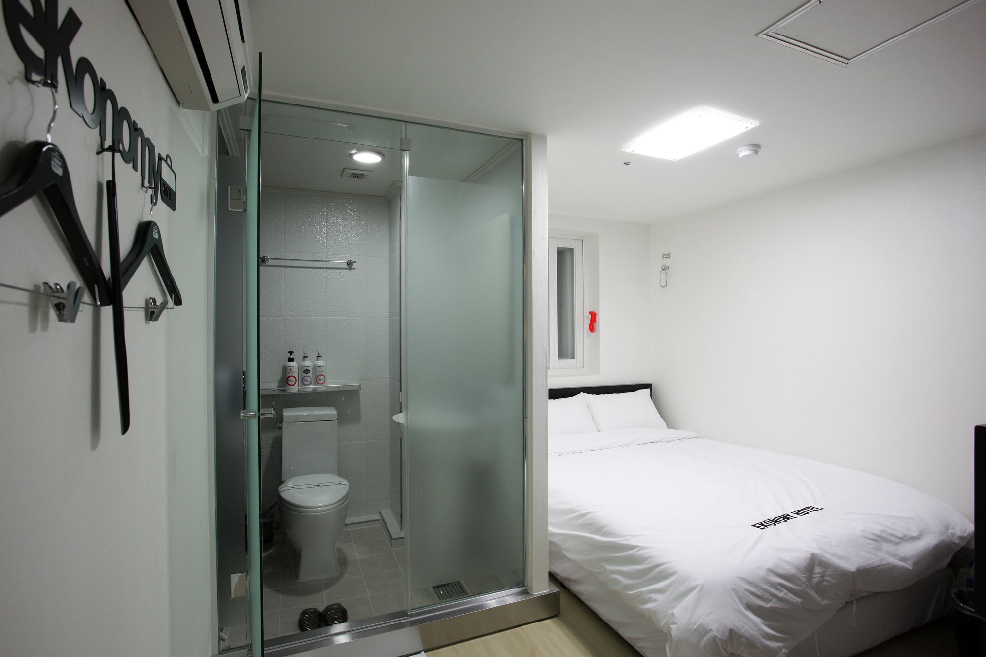 Ekonomy Hotel Myeongdong Premier