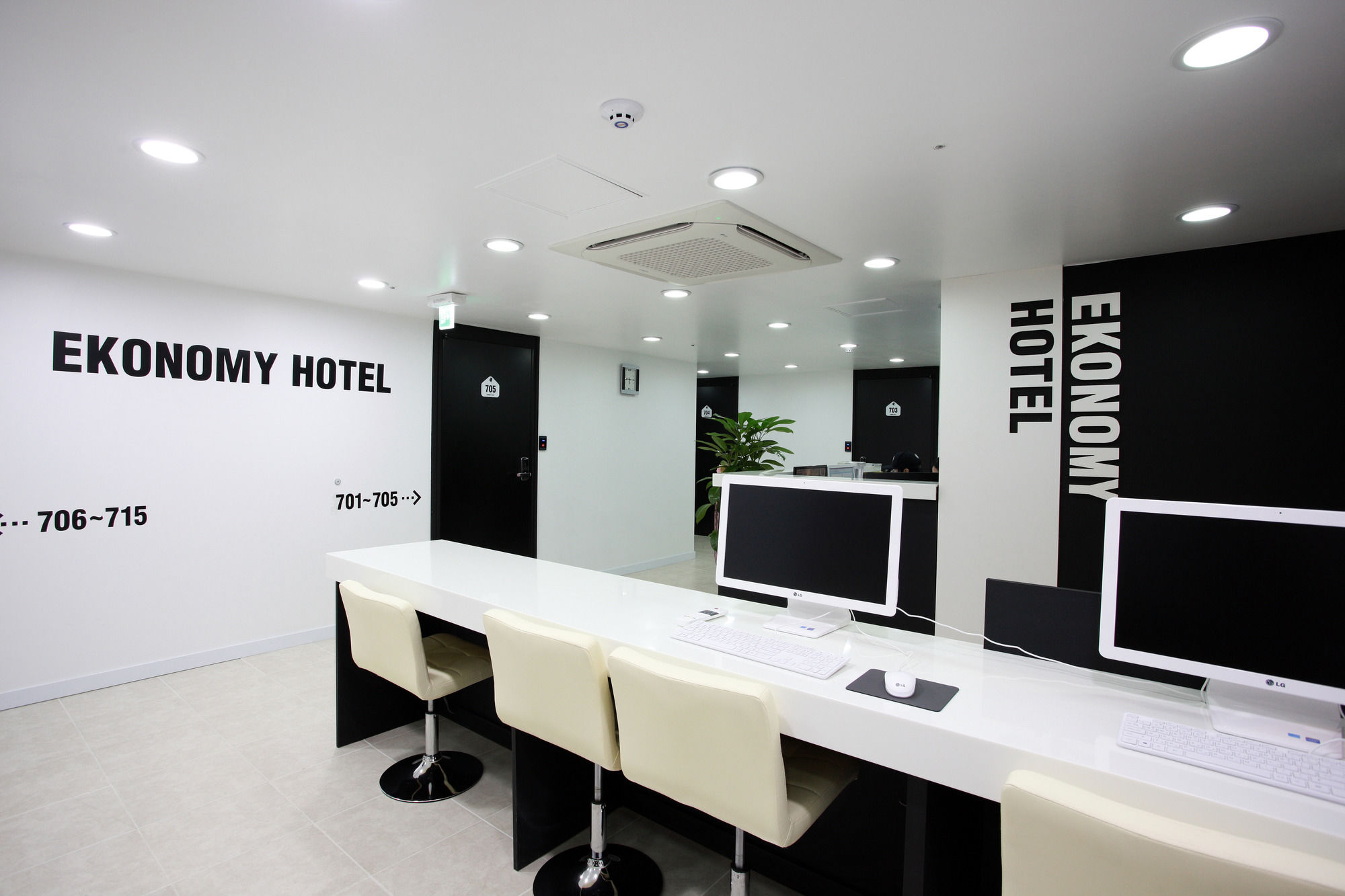 Ekonomy Hotel Myeongdong Premier