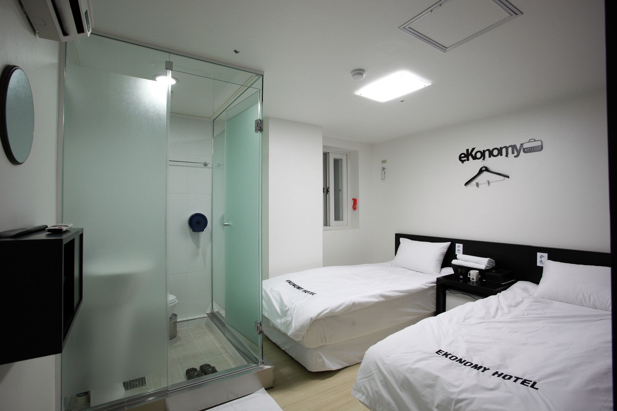 Ekonomy Hotel Myeongdong Premier