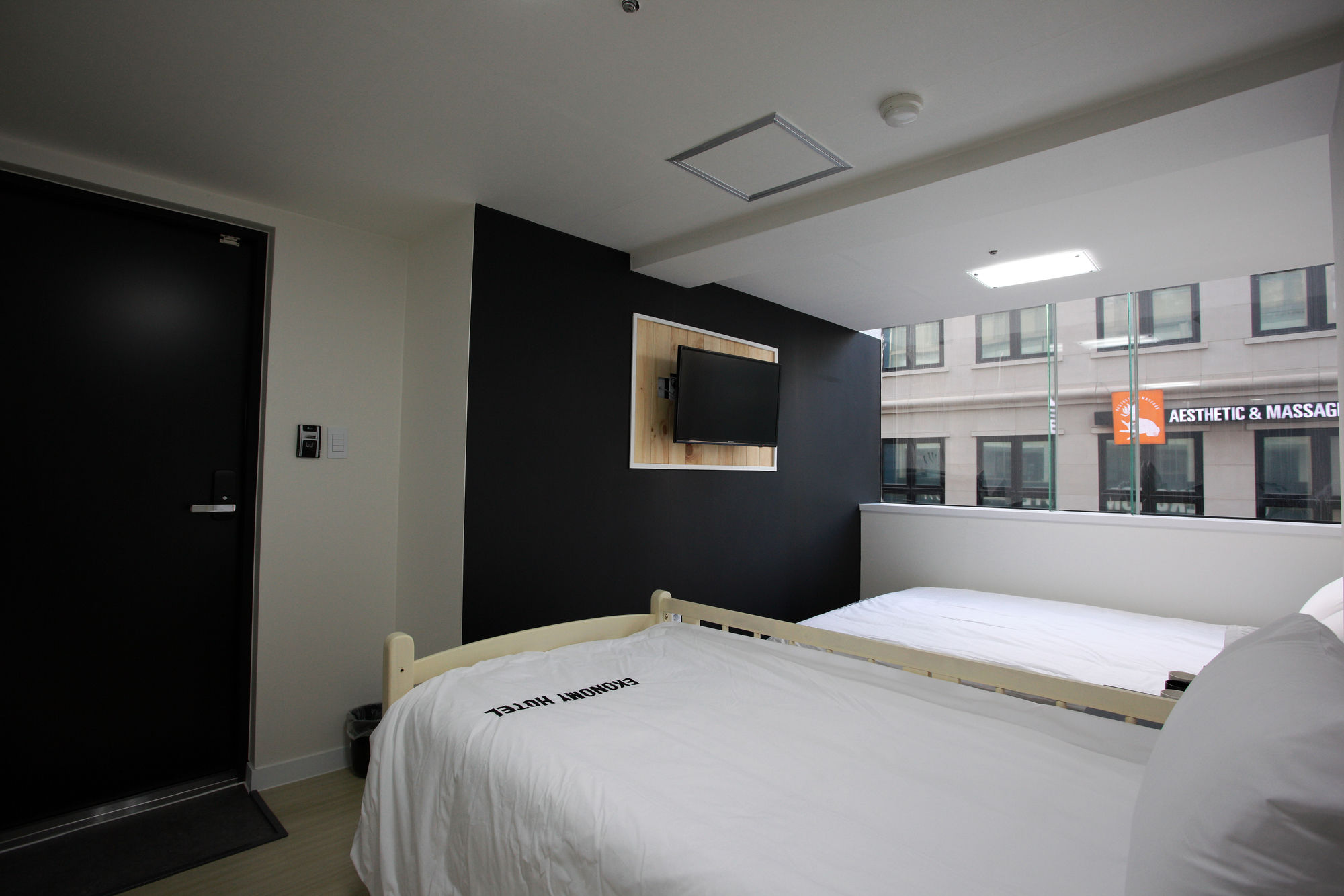 Ekonomy Hotel Myeongdong Premier