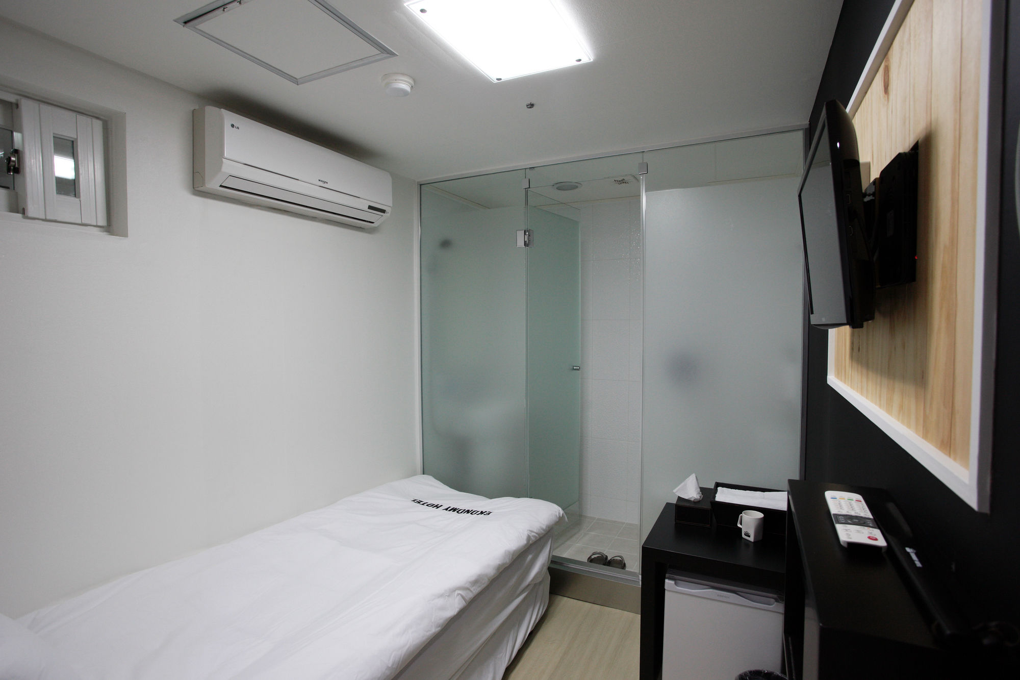 Ekonomy Hotel Myeongdong Premier