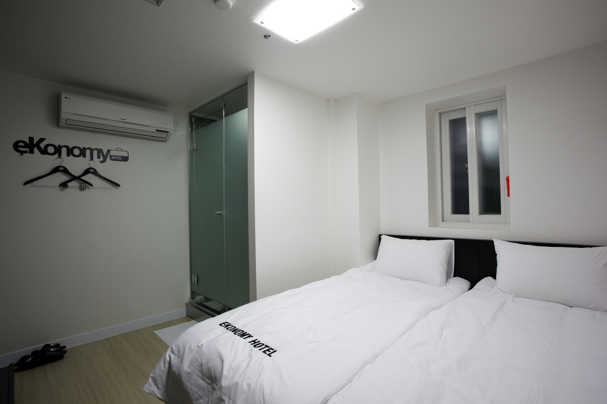 Ekonomy Hotel Myeongdong Premier