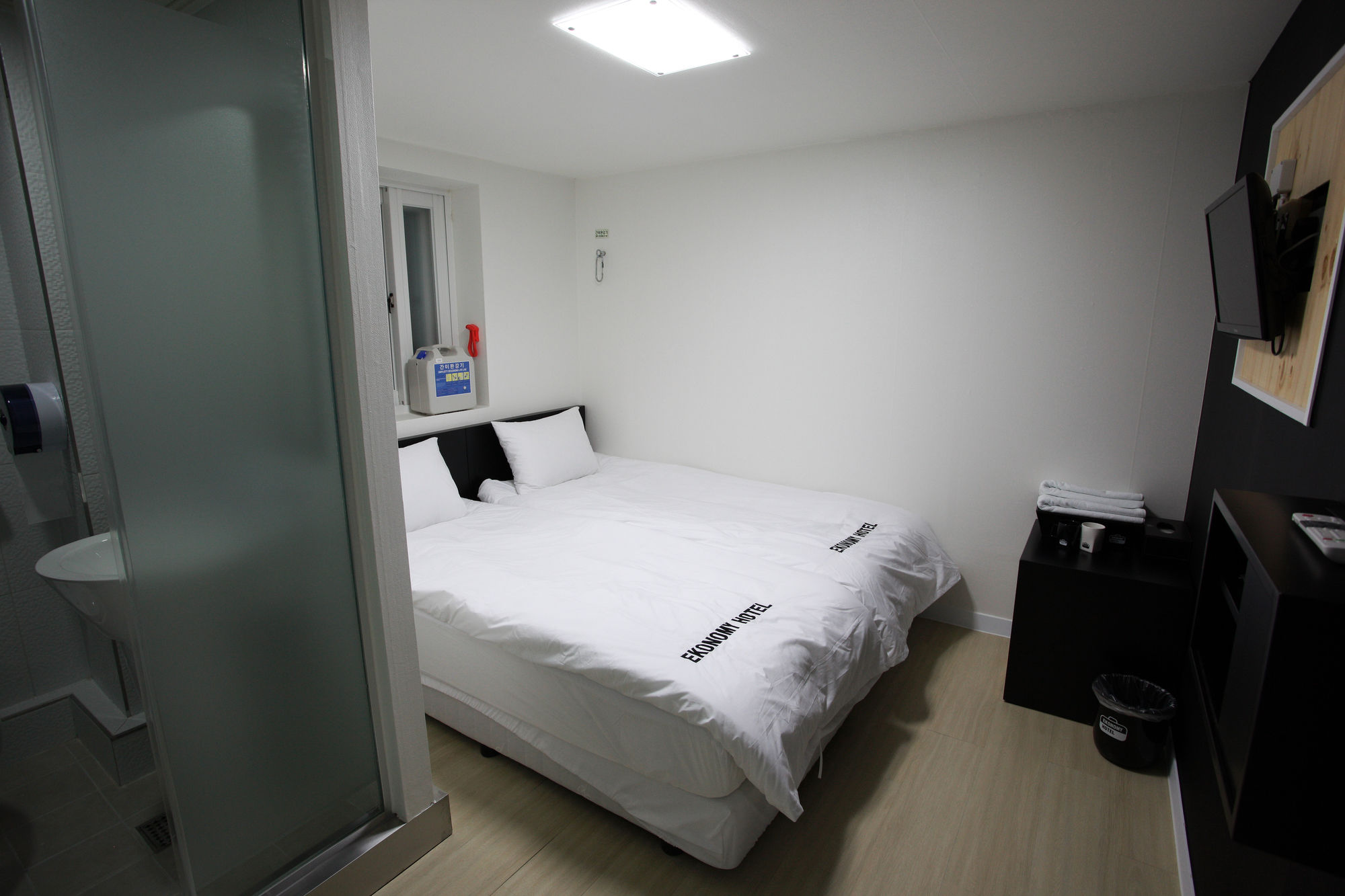 Ekonomy Hotel Myeongdong Premier