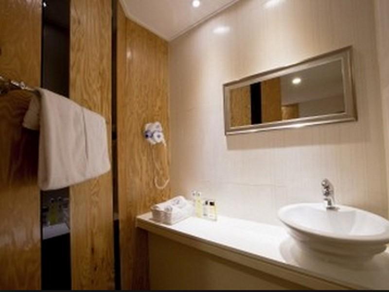 EZ hotel