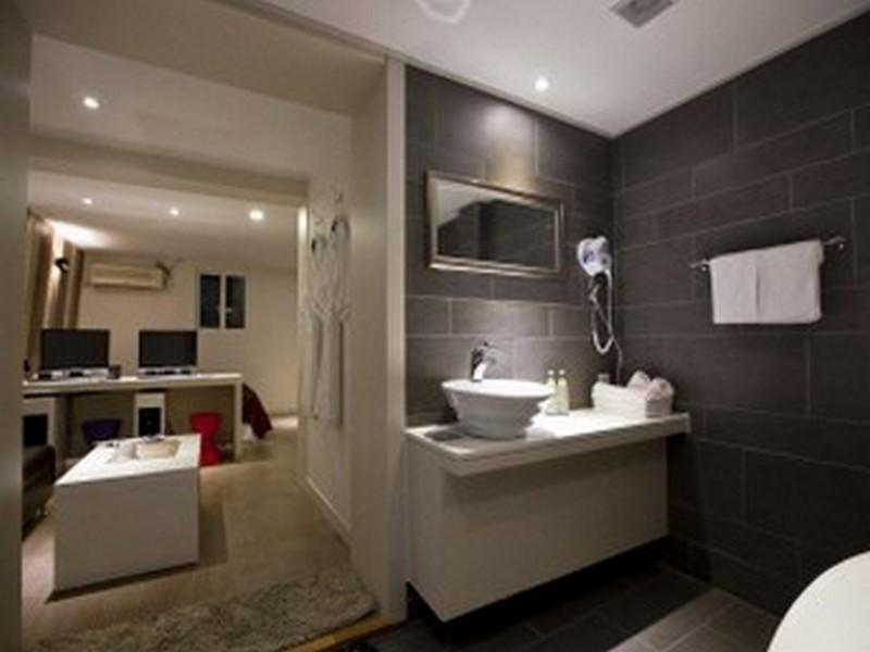 EZ hotel