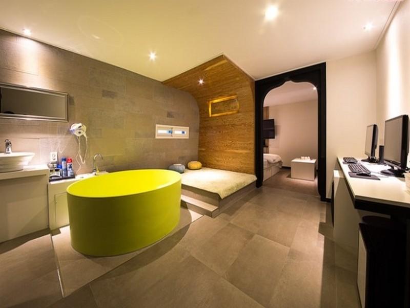 EZ hotel