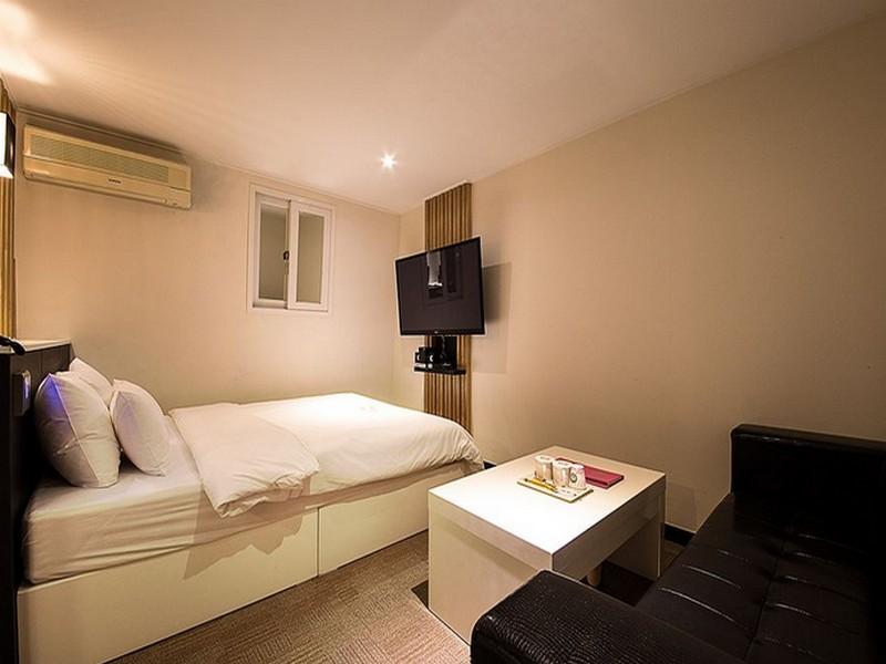 EZ hotel
