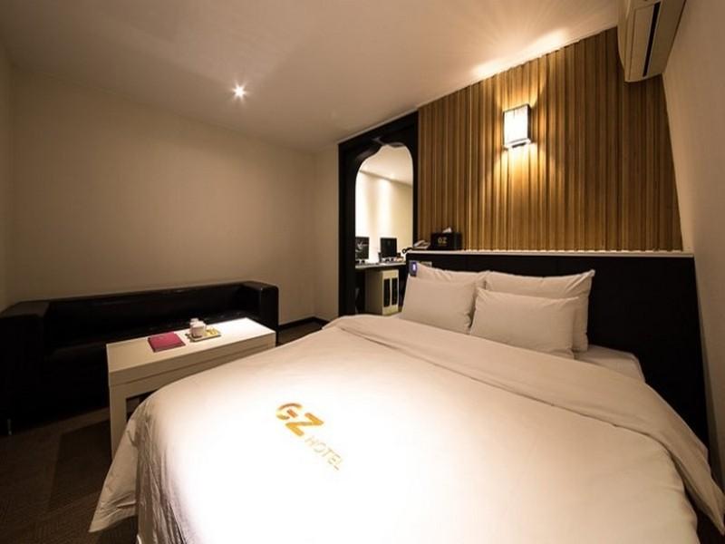 EZ hotel