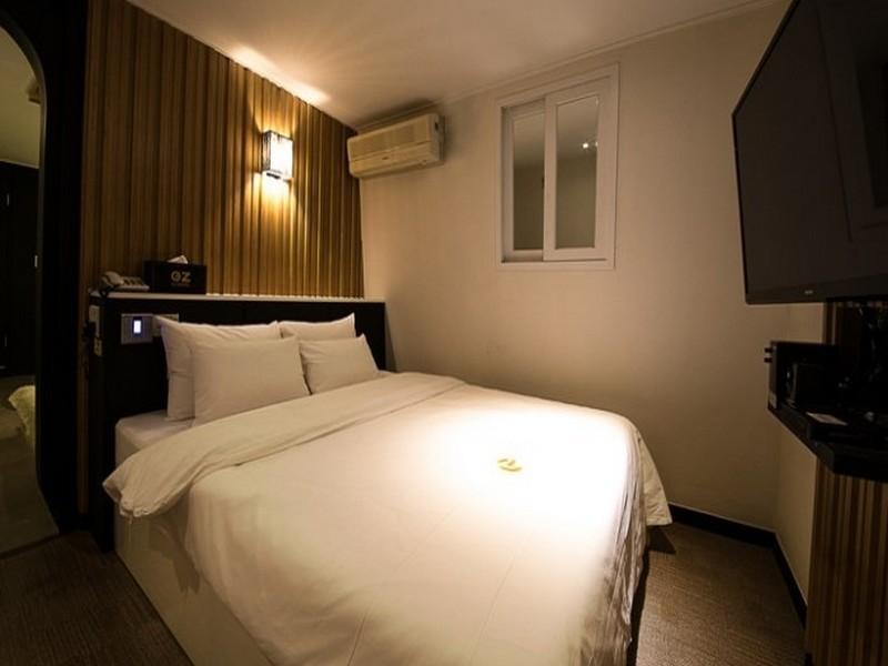 EZ hotel