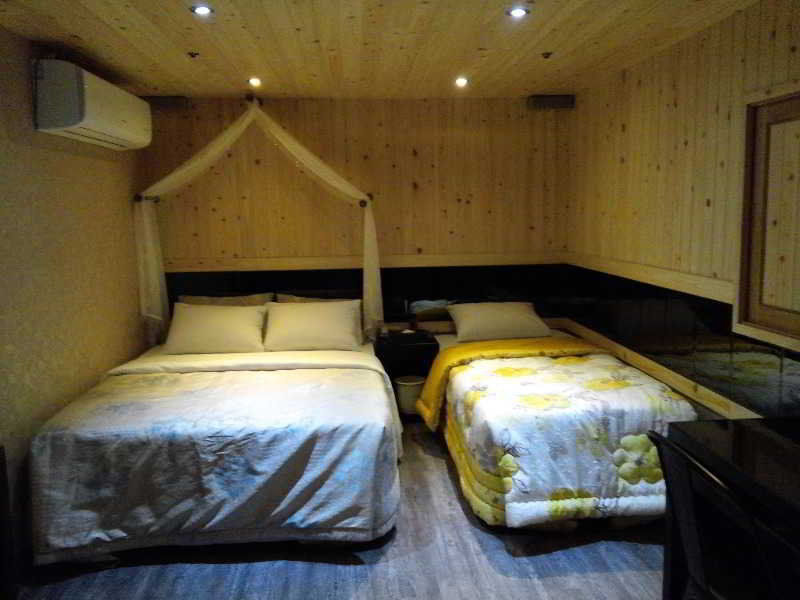 Film 37.2 Hotel