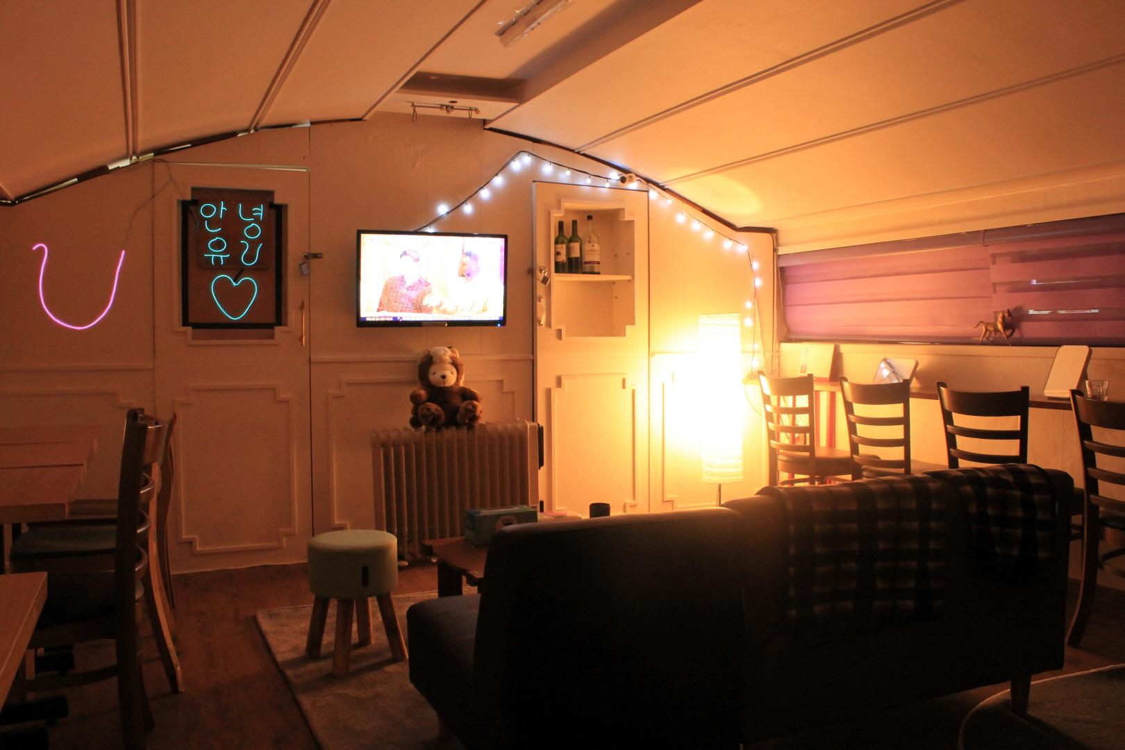 U Guesthouse Hongdae - Female Only