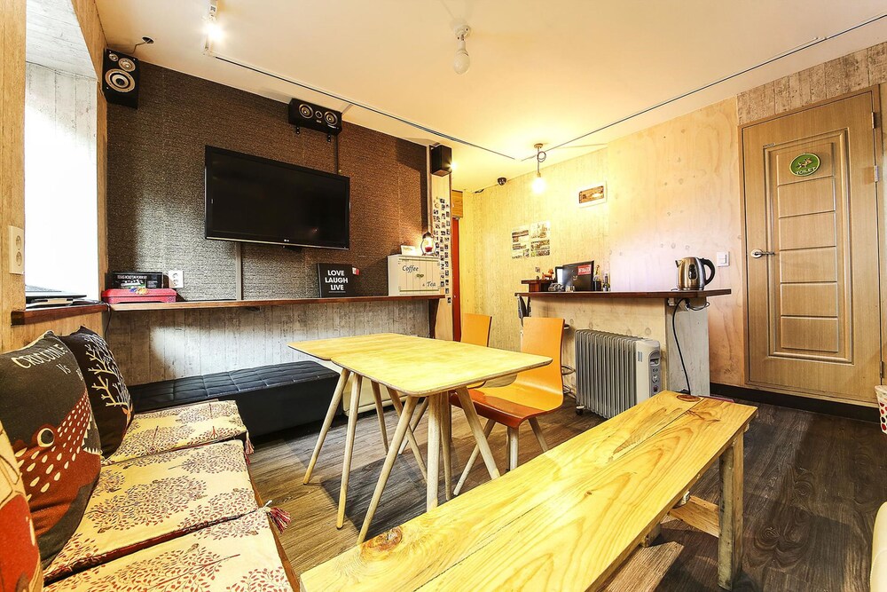 Fully Hong Hostel Insadong