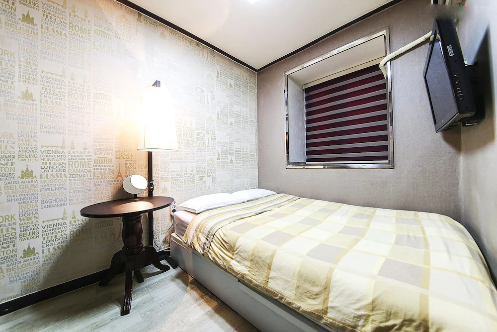 Fully Hong Hostel Insadong