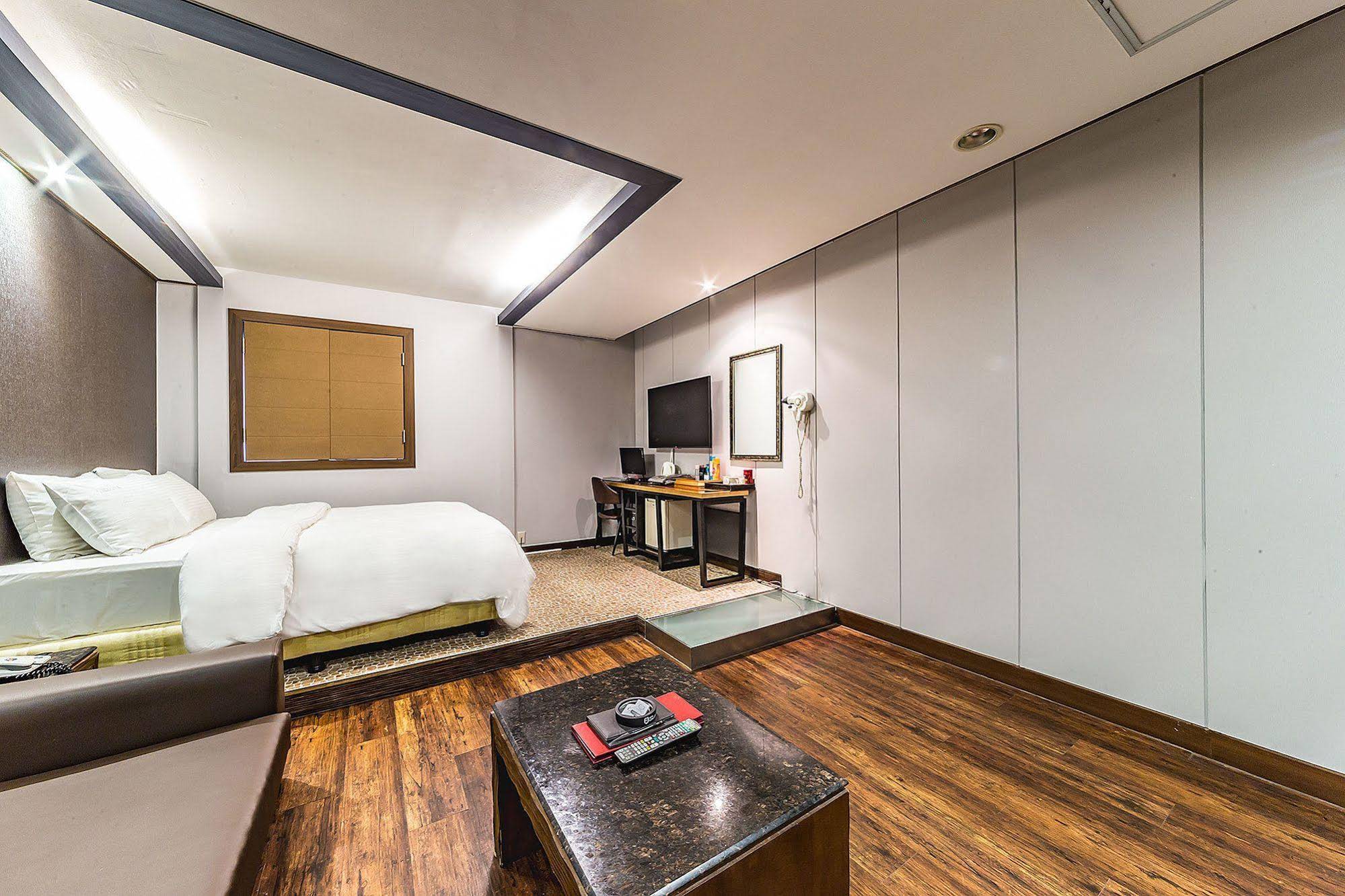 Gallerya Hotel