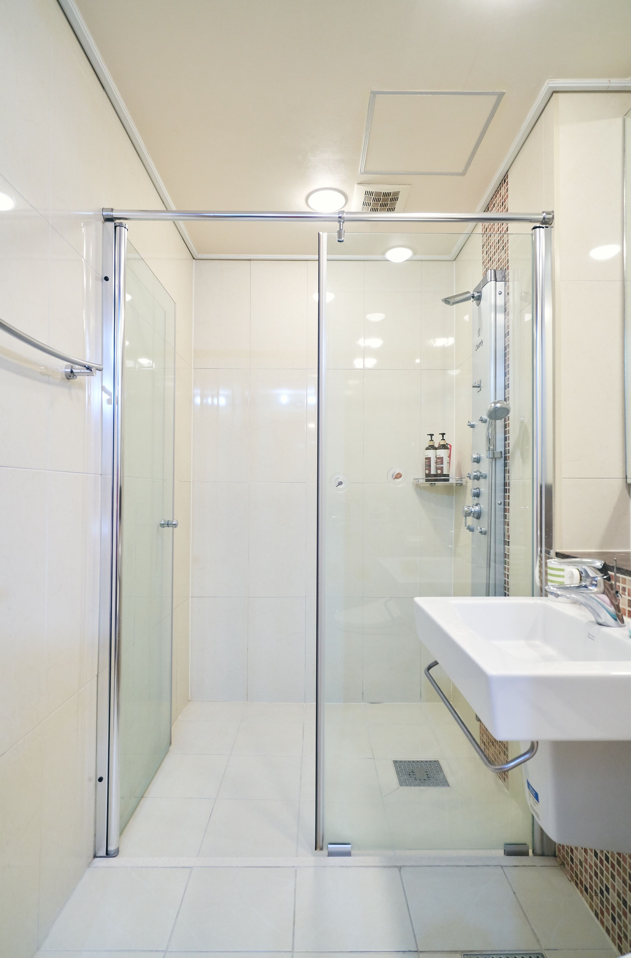 Gangnam Metro Platinum