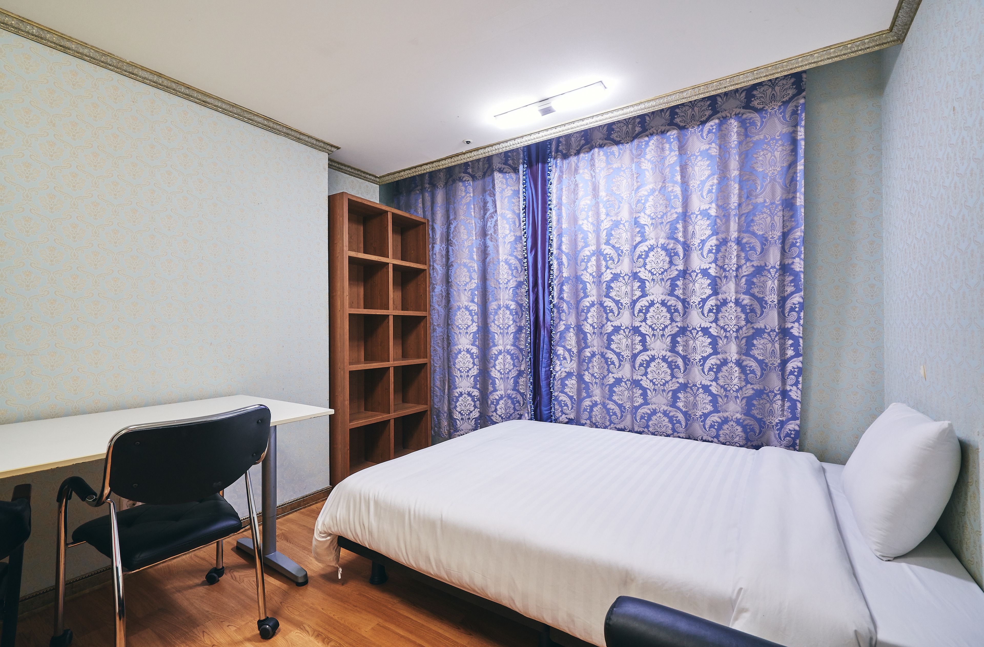 Gangnam Metro Platinum