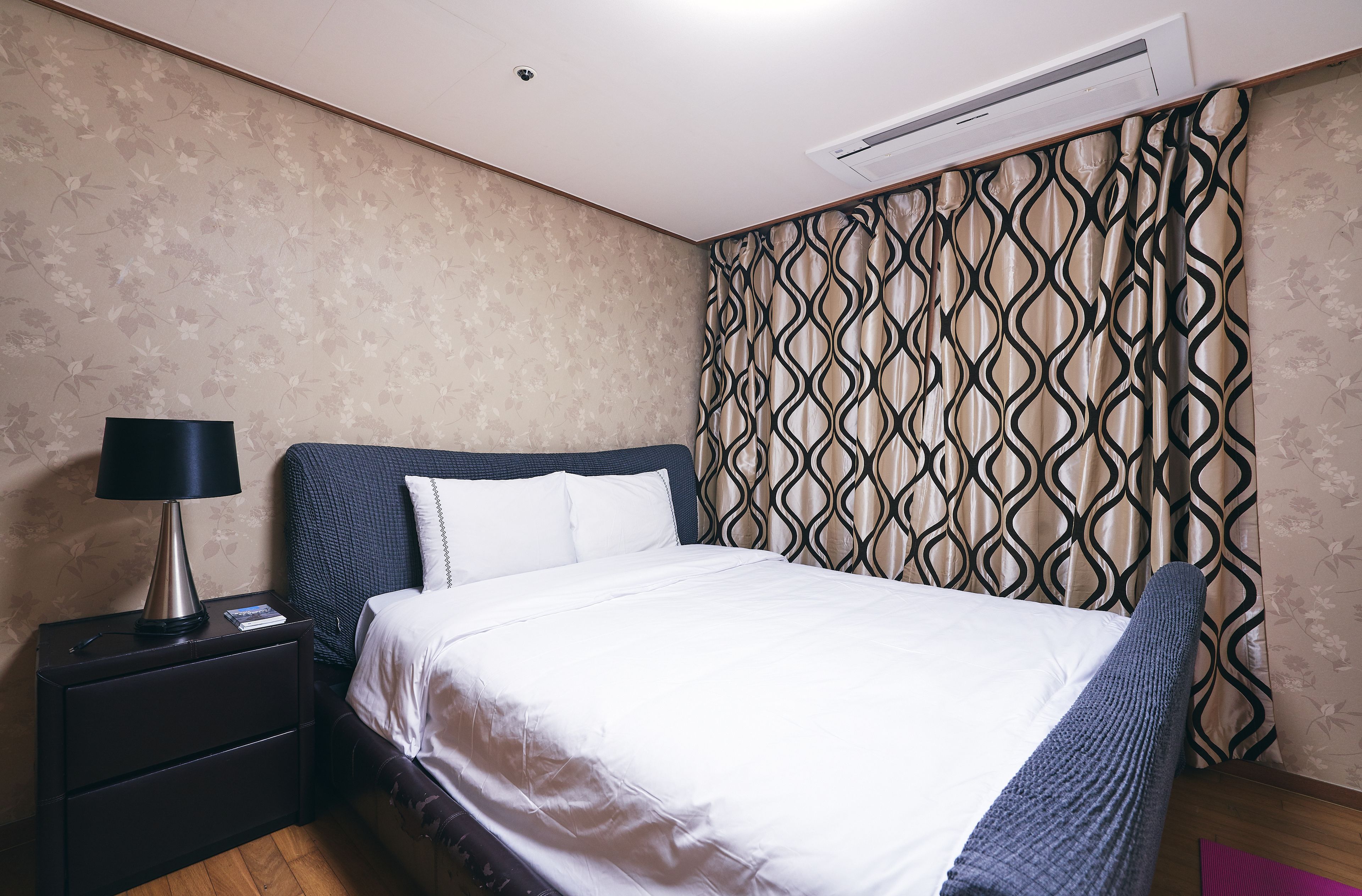 Gangnam Metro Platinum