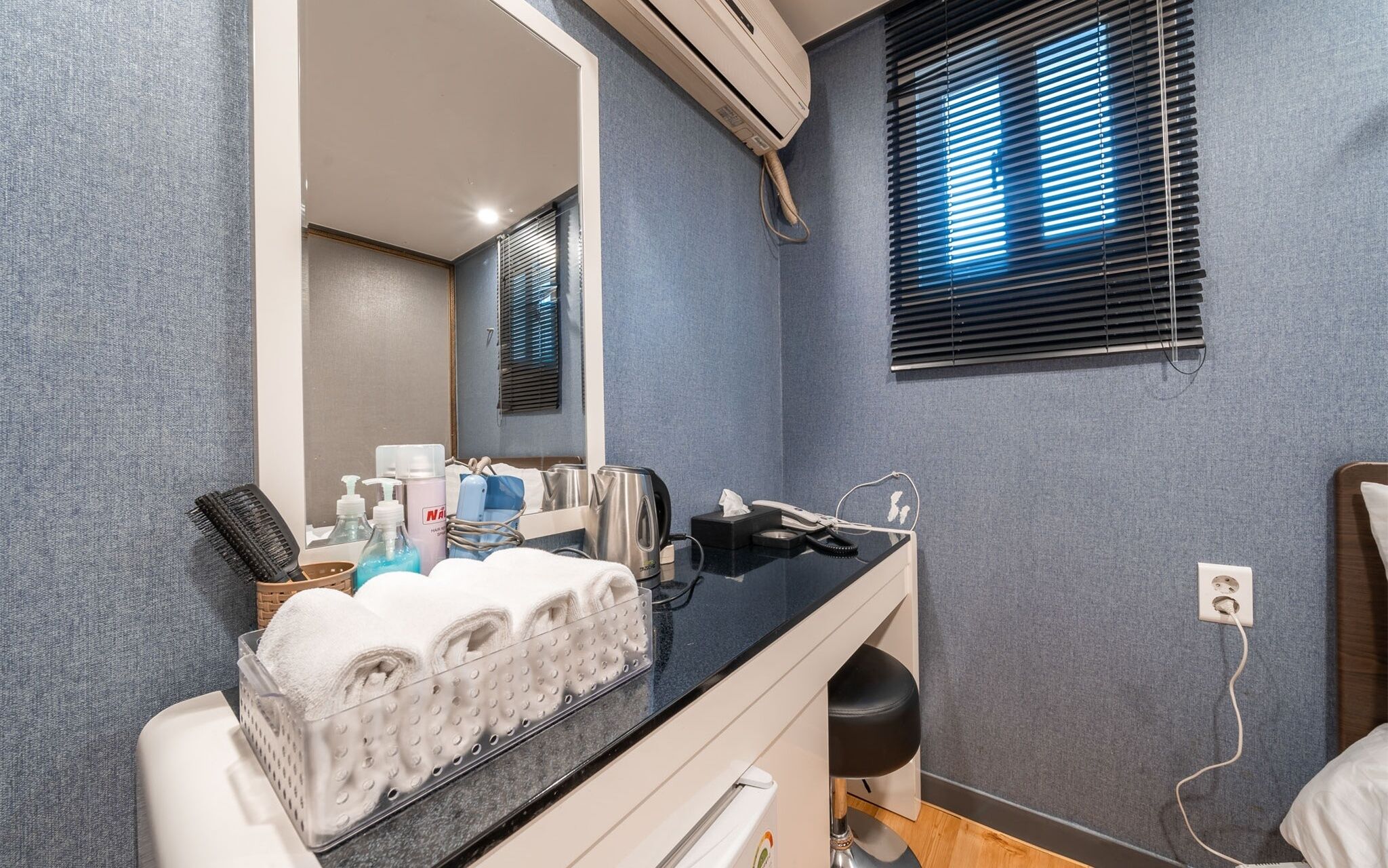 Gangseo Bank Motel