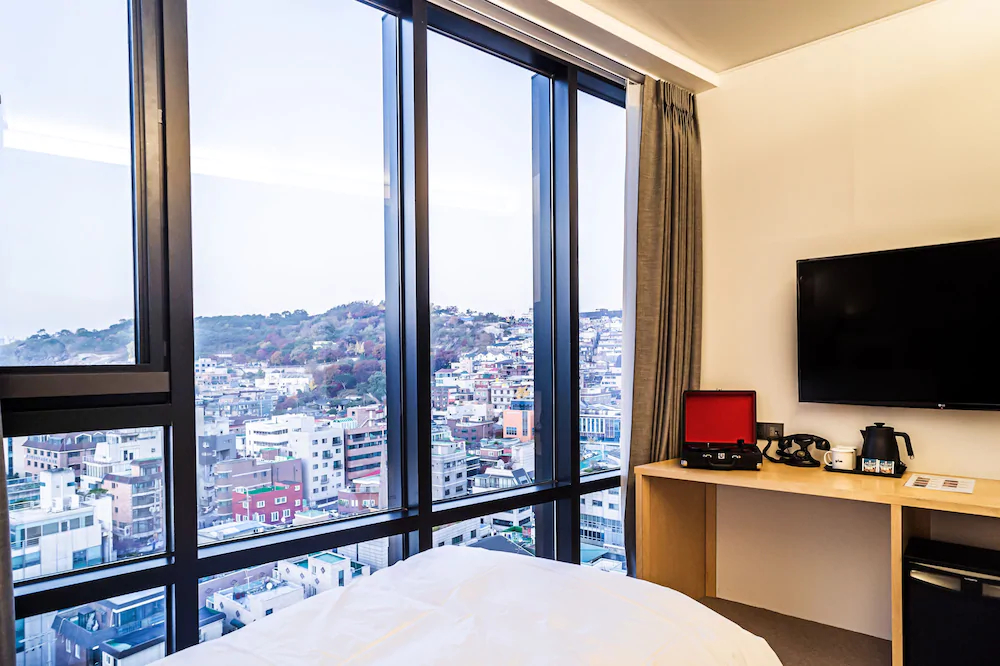 Glue Hotel