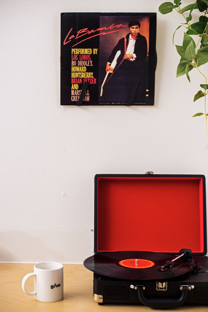 Glue Hotel